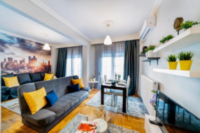 Corona deluxe Apt. (Must)
